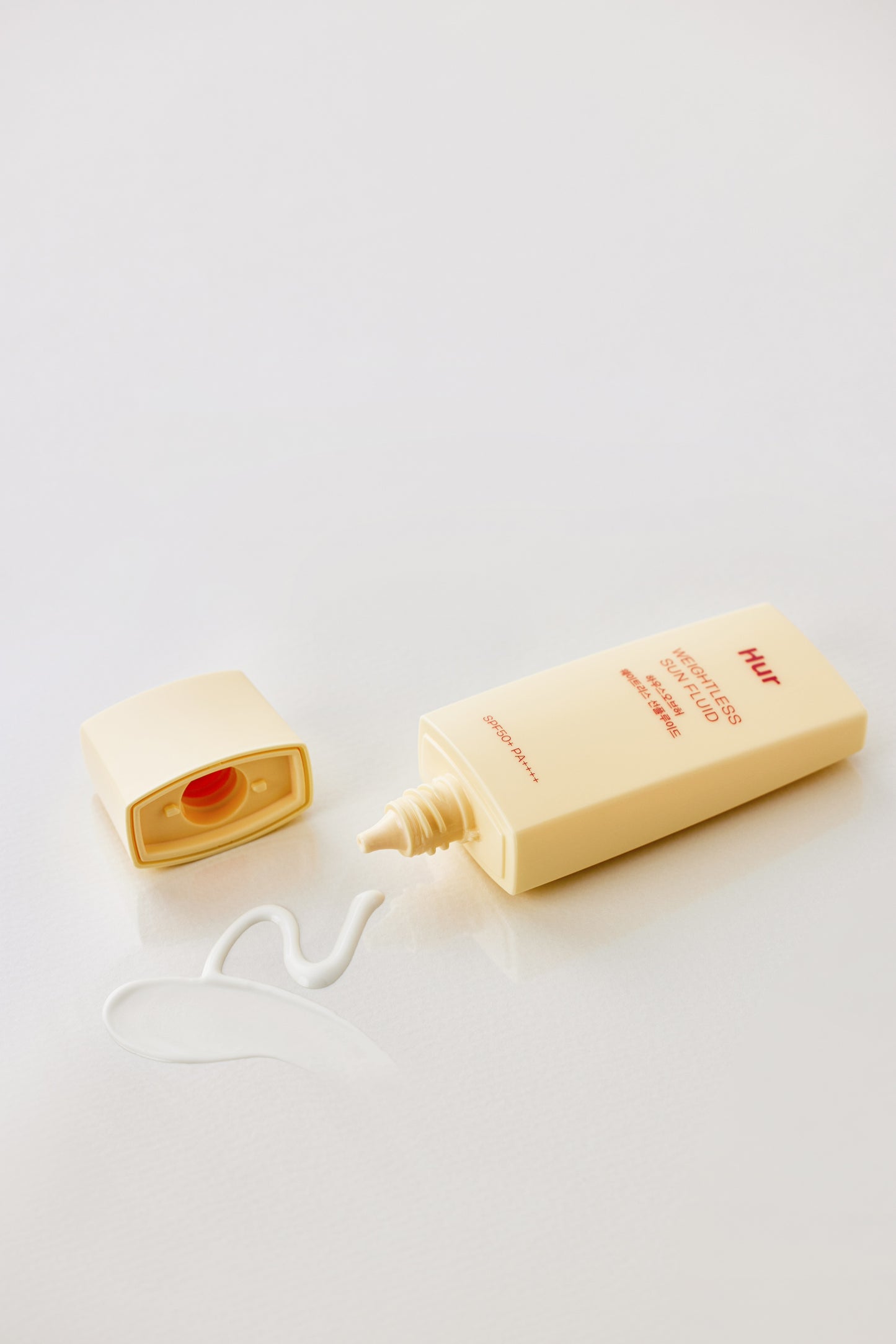 HOUSE OF HUR Weightless Sun Fluid