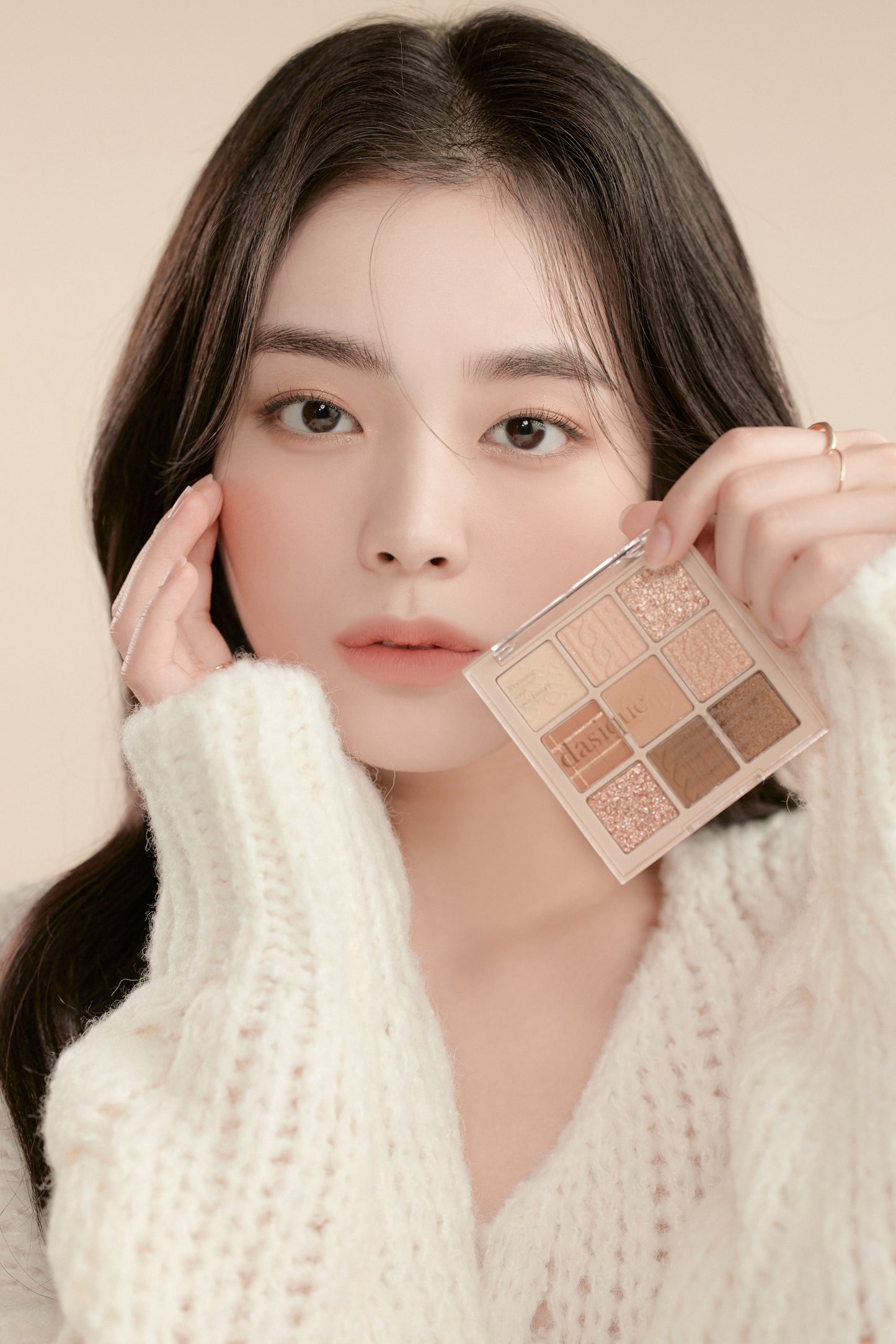 DASIQUE Shadow Palette (Beige Knit)