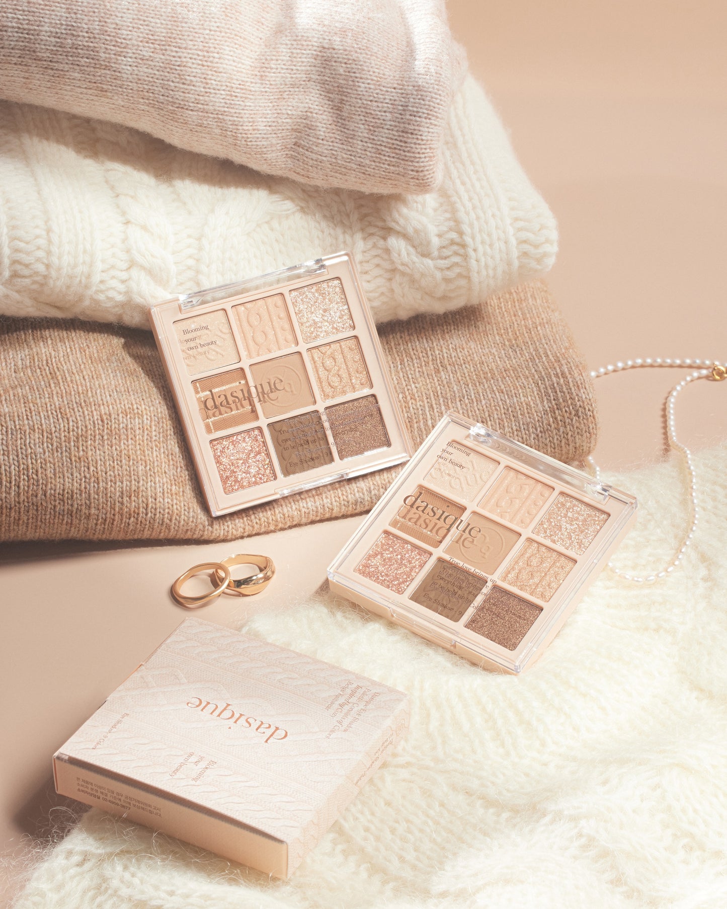 DASIQUE Shadow Palette (Beige Knit)