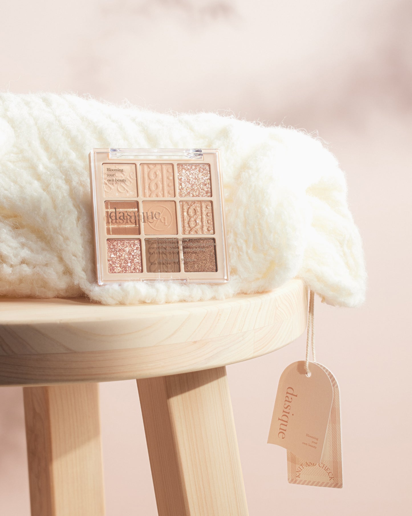 DASIQUE Shadow Palette (Beige Knit)